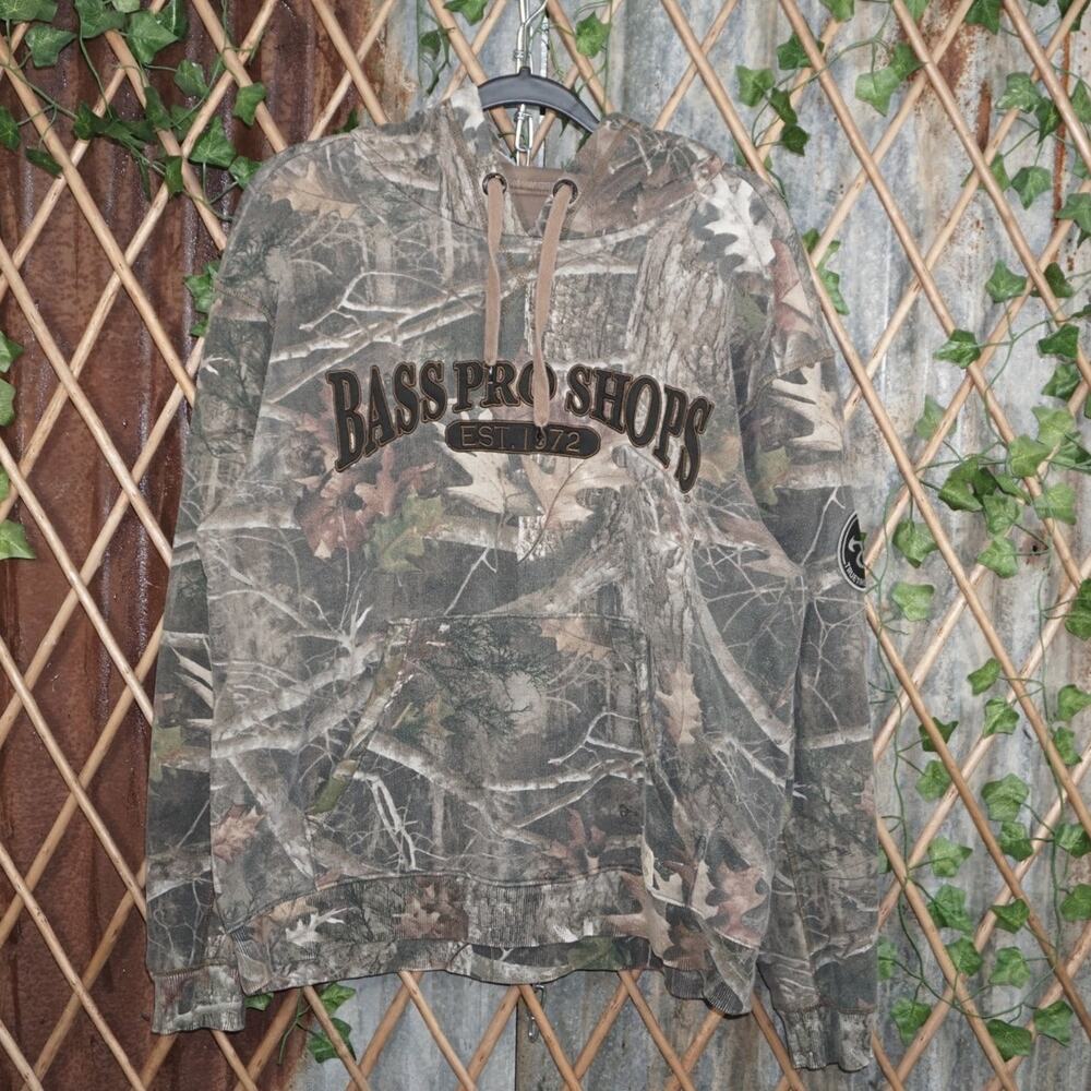 L - Vintage Y2K Bass Pro Shop Sweatshirts embroidered spell